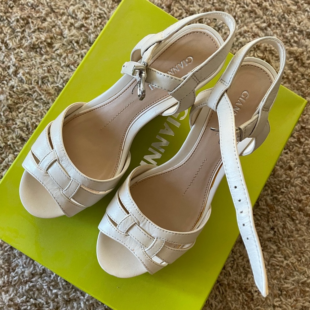 Gianni Bini wedges